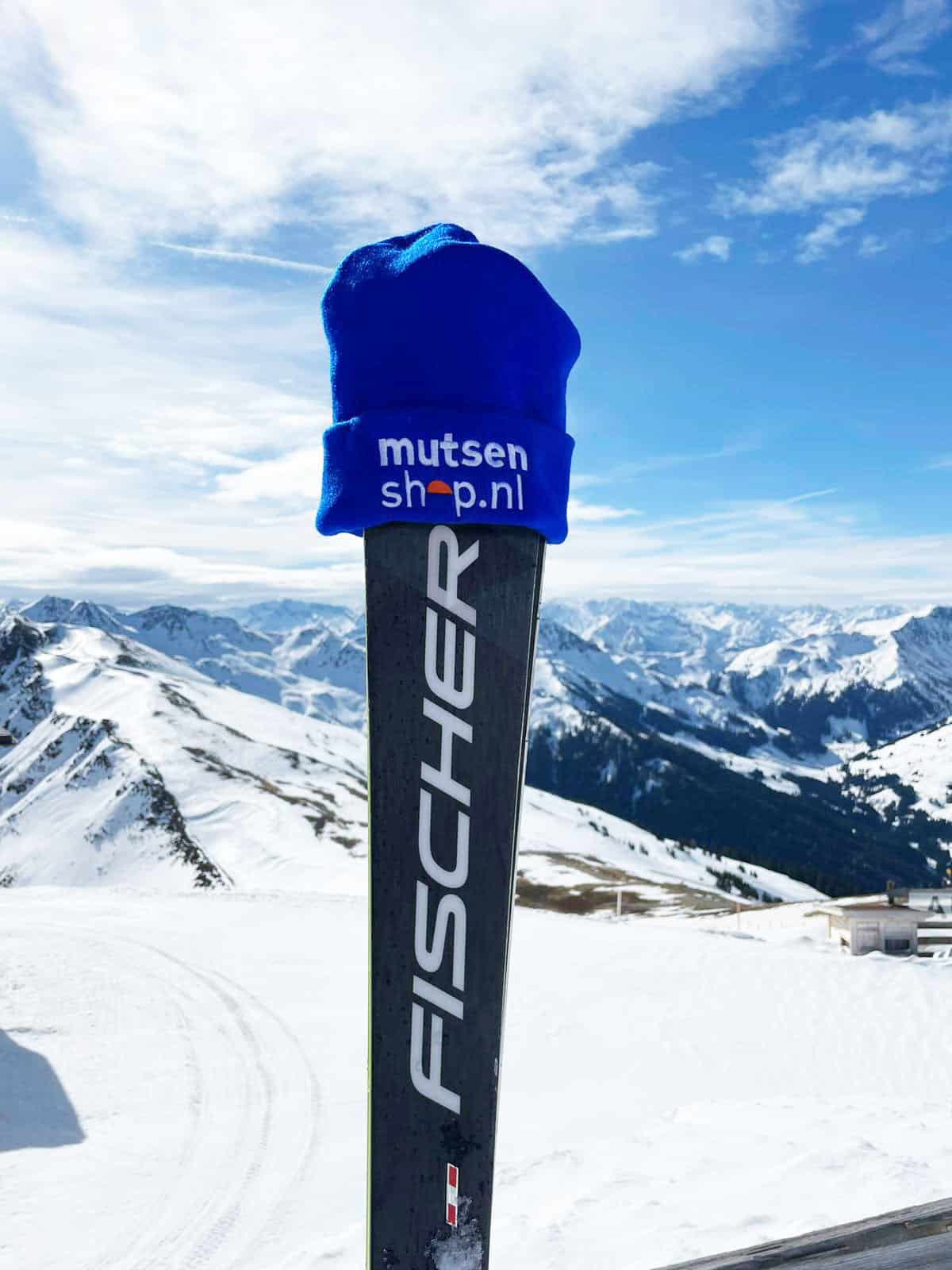 Mutsen-voor-wintersport-bedrukken,-wintersport-mutsen-bedrukken
