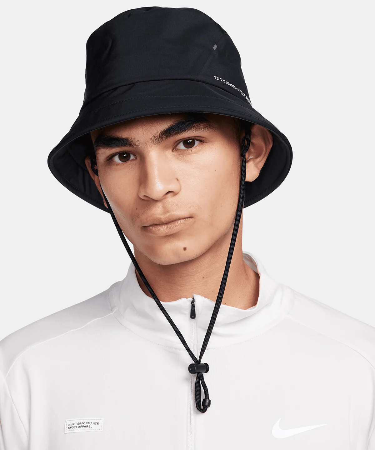 Nike bucket hat borduren